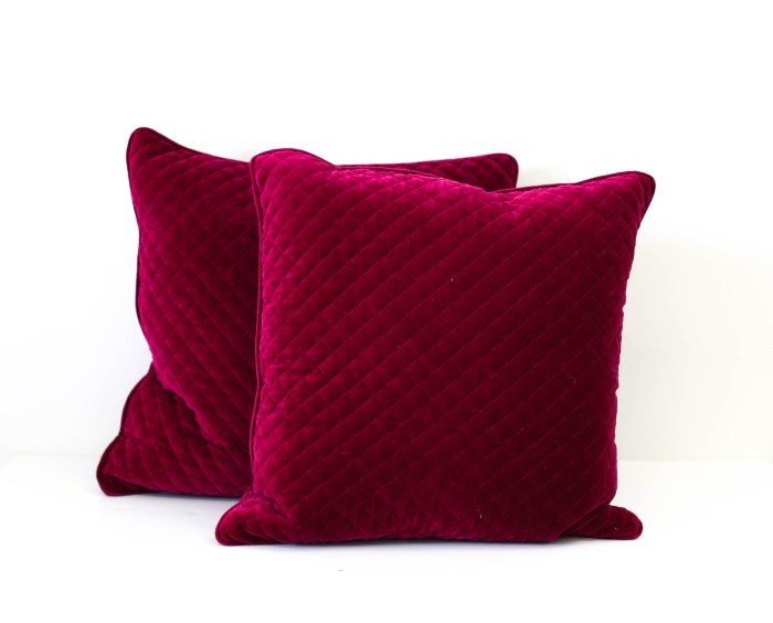 Velvet and Linen Accent Pillows at 1stDibs | velvet and linen